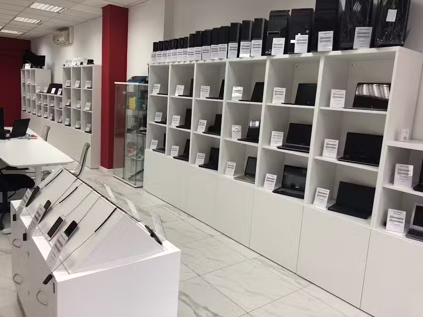 AT-OUTLET