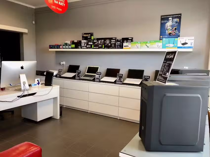 ESCAPE Marek Kondracki