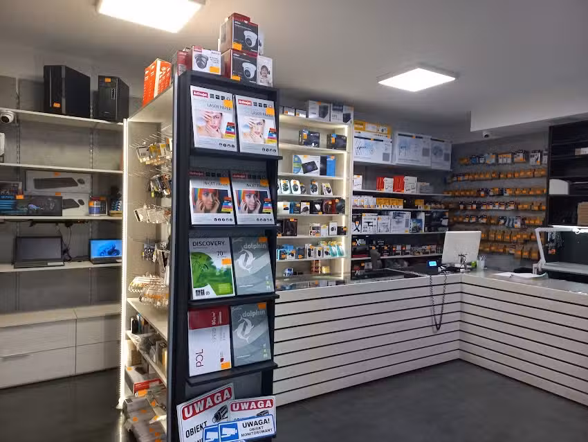 SATKOM Klaudiusz Stępniewski, Partner CANAL+