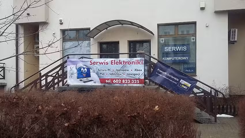 Serwis Komputerowy, naprawa laptopów i konsol Xbox PS4.